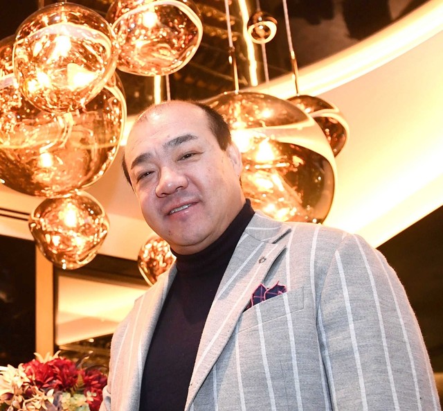 30億円の豪邸を披露する西村誠司社長＝2025年撮影