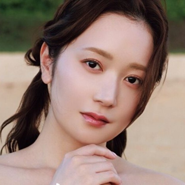 葉月ゆめさんの初の写真集「葉月ゆめファースト写真集 予知夢」（撮影：清田大介）