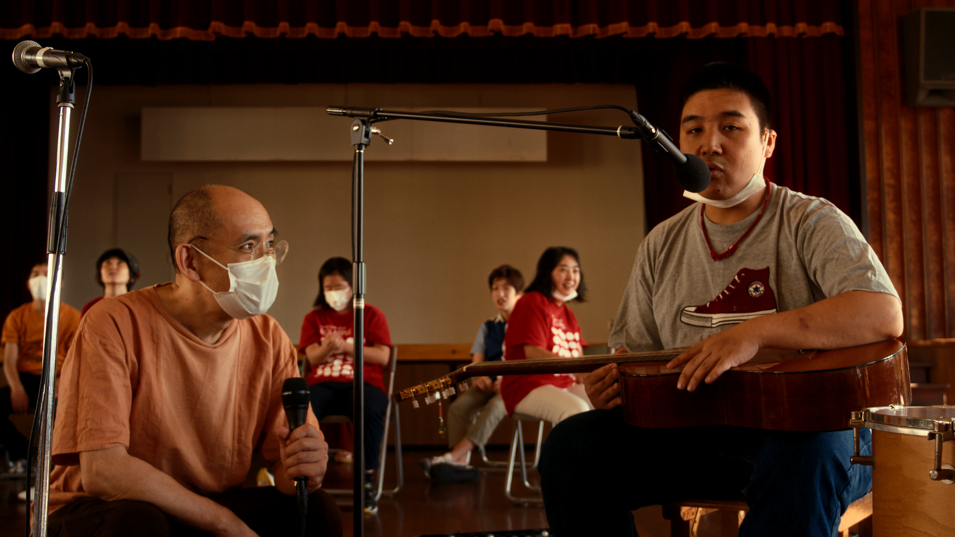 知的障害のあるメンバーを含む神戸の即興音楽集団「音遊びの会」