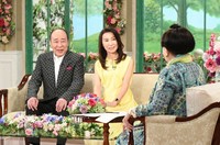 孫2人を溺愛中のモト冬樹さん（左）、武東由美さん夫妻