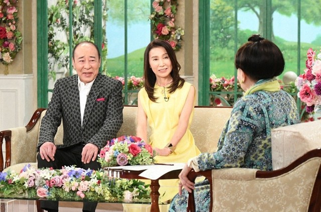 孫2人を溺愛中のモト冬樹さん（左）、武東由美さん夫妻