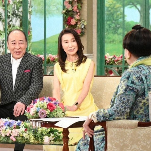 孫2人を溺愛中のモト冬樹さん（左）、武東由美さん夫妻