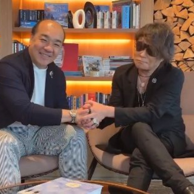 西村誠司社長（左）と森友嵐士