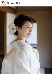 波瑠（@06_haru_17）さんのインスタグラムより