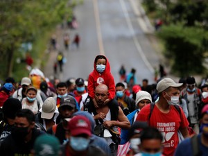 国を捨てるか、犯罪か　「バナナ共和国」の国民が迫られる、究極の選択