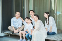 既婚女性の半数以上が「帰省は日常より疲れる」と回答　※画像はイメージです（maru54/stock.adobe.com）