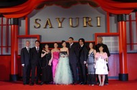 「SAYURI」ワールドプレミアに出席した桃井かおり、ミシェル・ヨー、チャン・ツィイー、渡辺謙、役所広司、工藤夕貴、大後寿々花、ケイリー＝ヒロユキ・タガワさん＝両国国技館