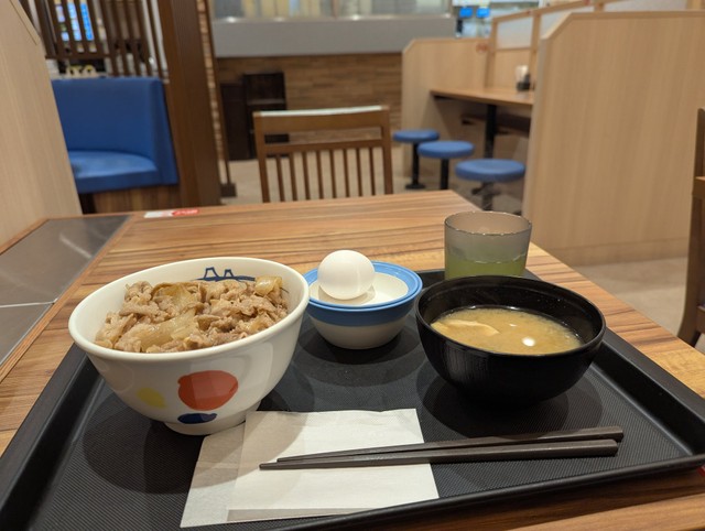 中に入ると、いつもの「松屋」でした！（鹿取茂雄さん提供）