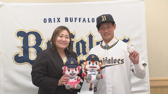 オリックス育成1位　英明の寿賀弘都投手が仮契約　年俸は推定240万円