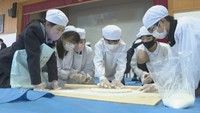 小学生が自分たちで育てた小麦でうどん作り　川添小学校　高松市東山崎町