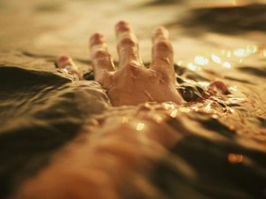 彼との約束が当時のわたしを生かし、彼女の紡ぐ言葉たちが、今わたしの命を繋いでいる