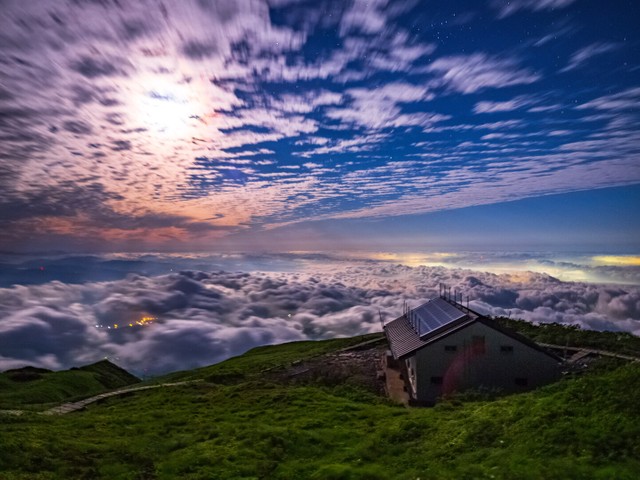 大山・山頂からの景色／出典：YAMAP・Jiuさんの活動日記（https://yamap.com/activities/11786445）より