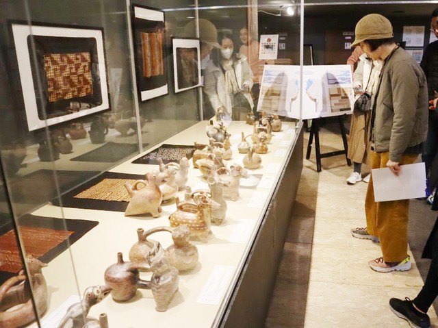特別展「古代アンデス『色』の匠」の展示品
