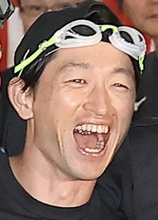 2026年のセ・リーグを制覇し、祝賀パーティーで喜びを爆発させる阪神・近本光司外野手