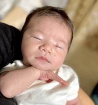 生後16日目。アイーンしてみた（提供：@ya_ya.lifeさん）
