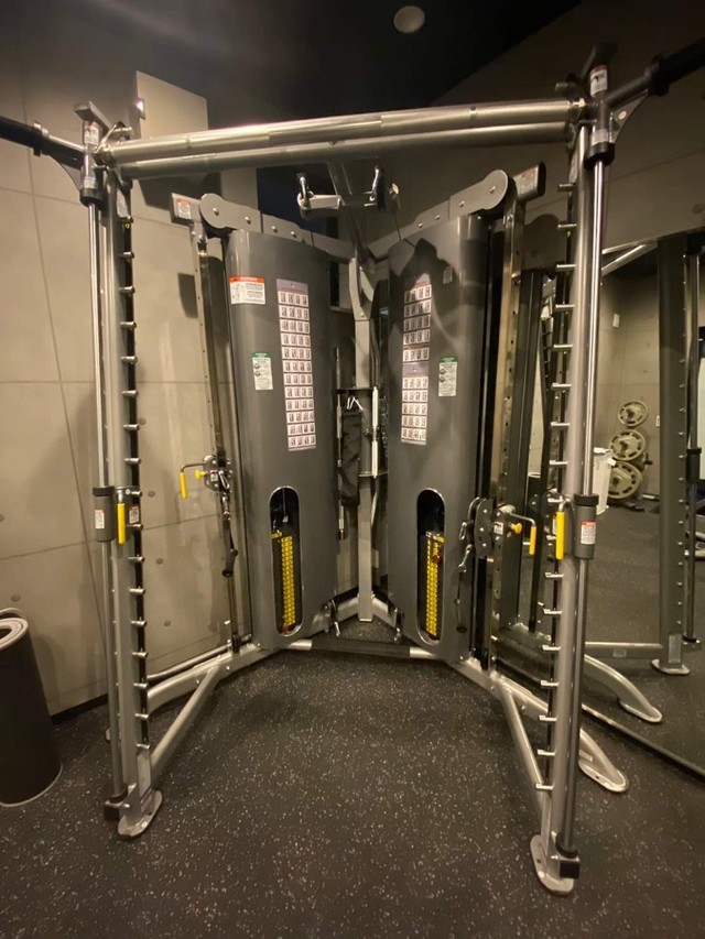 長い名前ですが…これが「コーナーマルチ ファンクショナルトレーナー スミスマシン　オプション付」