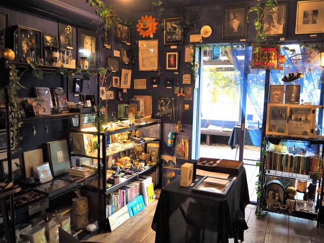 店内で、一つひとつじっくりと眺めるのが楽しい