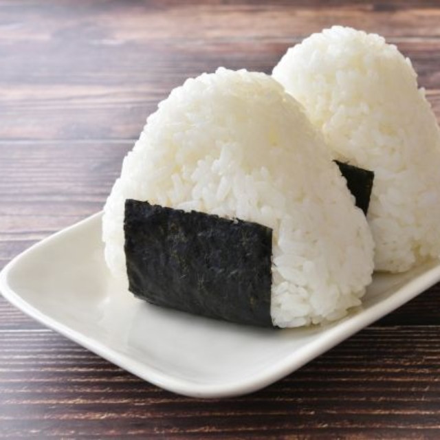 娘さんは、「おにぎり」のことを「おぎにり」と言っていたとか（photoACより「CORO-photo」さん撮影、イメージ画像）