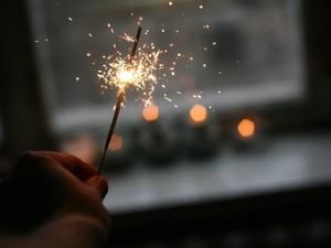 もう君とは会わない。人生みたいに儚い花火を一緒にしたあの夏の夜