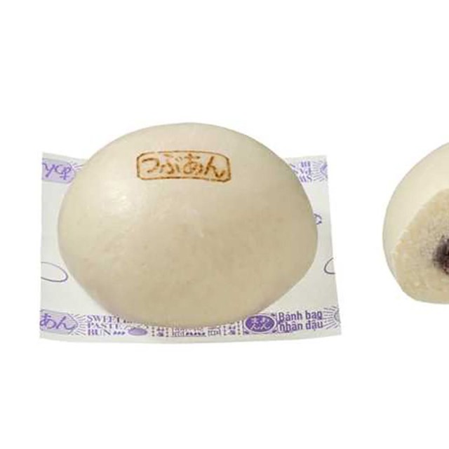 関西地域で好まれる控えめな甘さで、風味と味を引き立てた良質な粒あんを、もっちりふんわり食感の生地で包んだ「ほかほかつぶつぶ粒あんまん」。近畿エリア限定商品