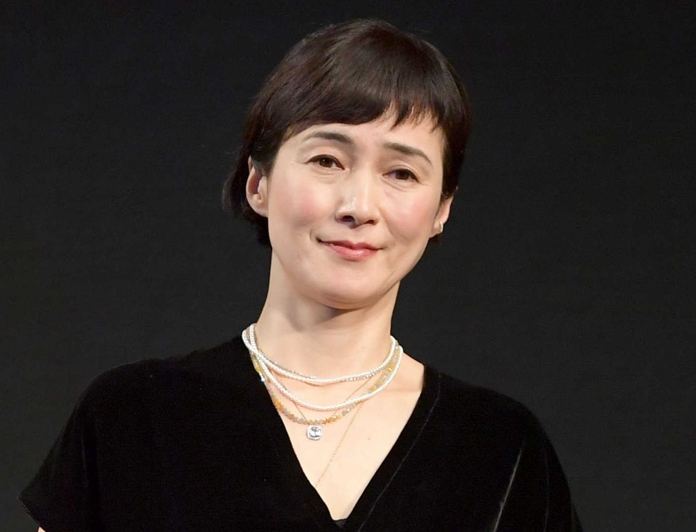 メロンがシンデレラフィット！ 安田成美の編み物最新作に反響 過去には