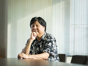 「三体」翻訳者・大森望さんインタビュー　「若かったころのSFの、野蛮な魅力に溢れている」