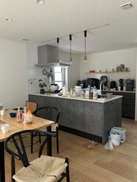 “現実”のキッチンとダイニング／monさん（@ieiekamon）提供