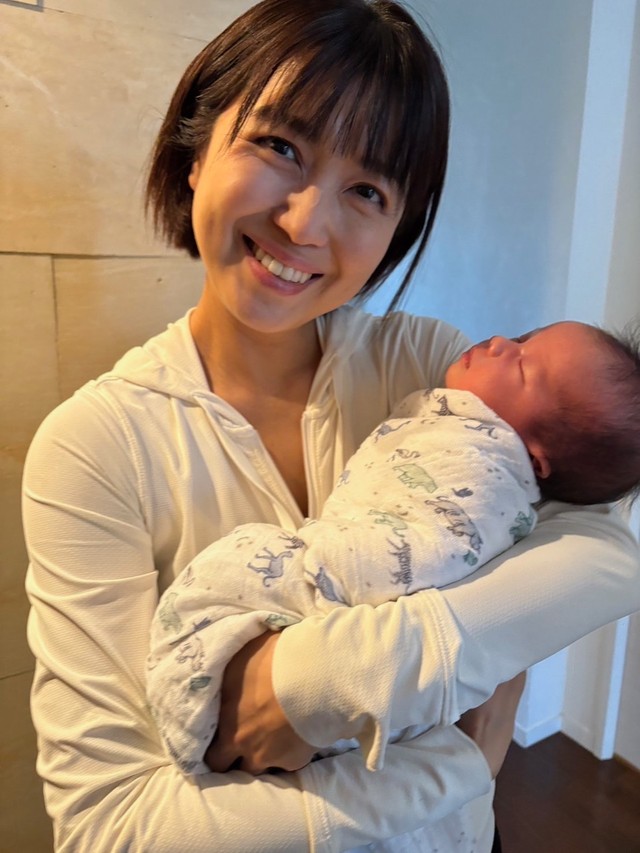 44歳で第二子を授かり、二児の母となった新妻聖子さん（写真はご本人提供）