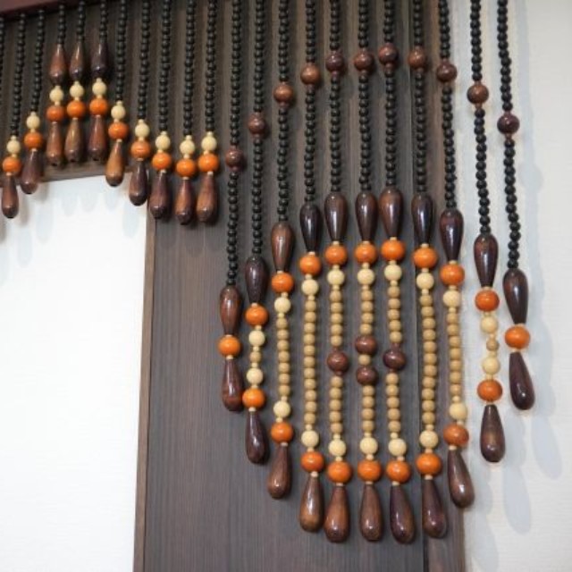 懐かしのビーズカーテン…いろんなタイプがありました