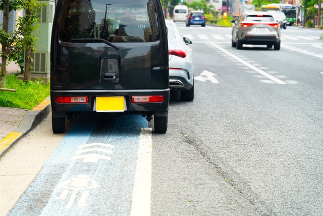 路上駐車に「危険を感じた」ドライバーは約8割　※画像はイメージです（photoAC）