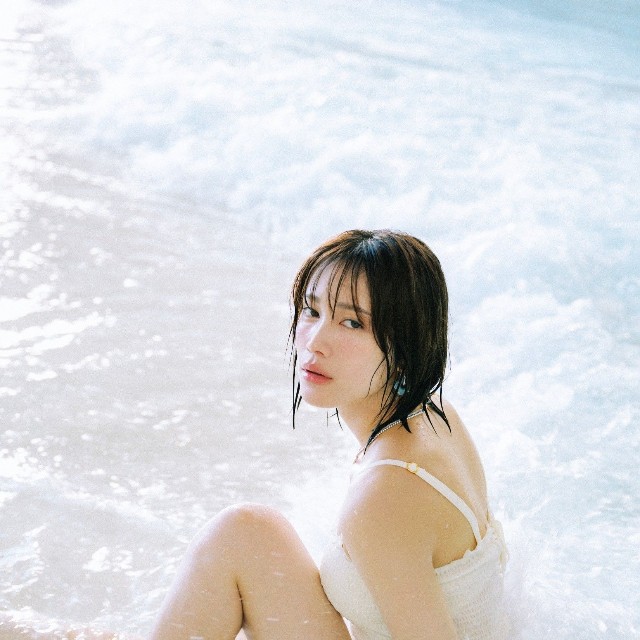 『中村ゆりか写真集』（宝島社）
