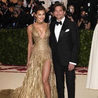 ブラッドリー・クーパーとイリーナ・シェイク