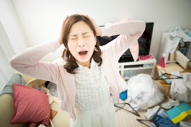 部屋が片付かない…　※画像はイメージです（Paylessimages/stock.adobe.com）