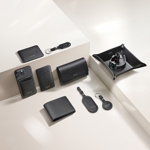 匠の技と美意識が融合！日常に映える、タイムレスなエレガンス「ライカ スモールレザーグッズ」コレクション誕生。