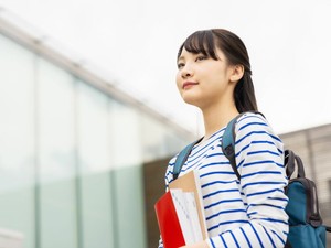 身近にいる「自分とは違う」人に目を向けること。その想像力と勇気が遅すぎることはない