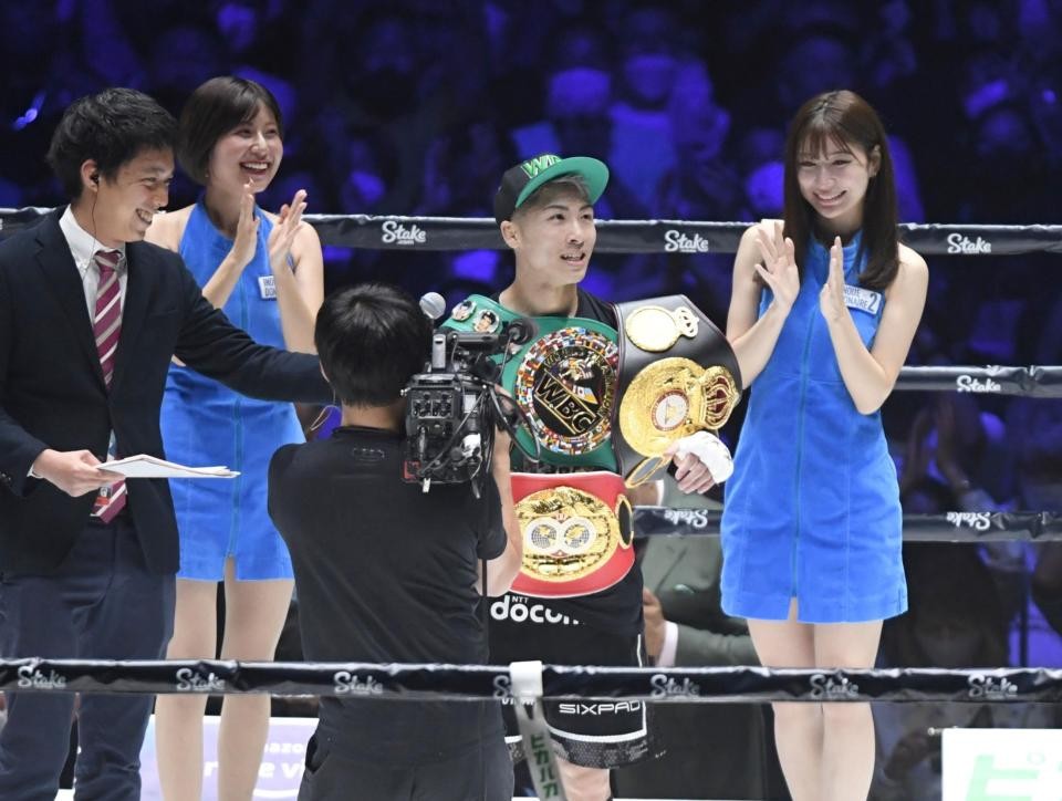 井上尚弥戦のラウンドガールで大反響 雪平莉左の写真集が増刷「自分