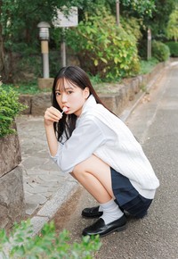 奥村桃夏デジタル写真集『桃色最強伝説』（発行：ワニブックス　撮影：下田直樹）