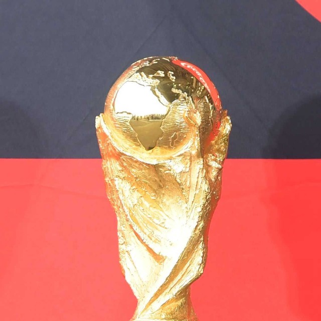 サッカーＷ杯の優勝トロフィー