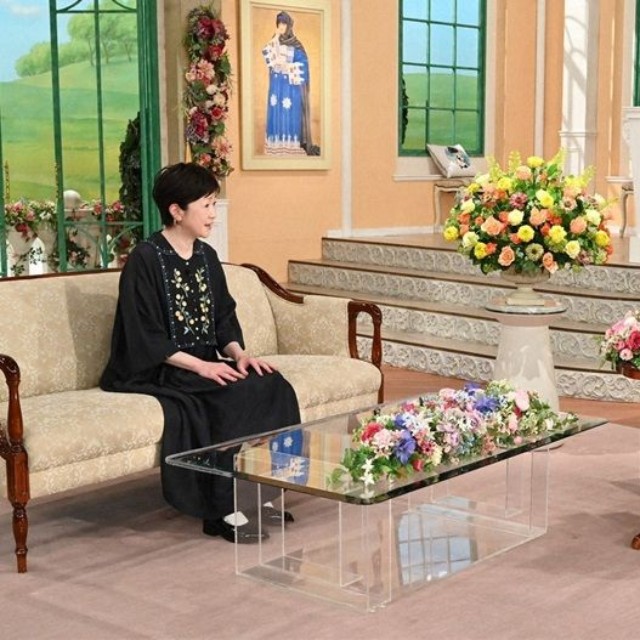 黒柳徹子さん（右）とトークを展開する山瀬まみさん
