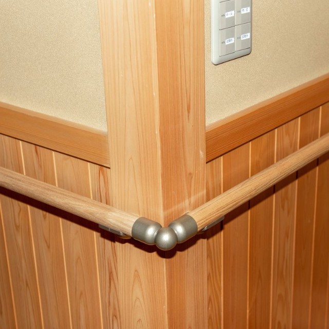 介護保険を使った住宅改修の具体的な流れは？※画像はイメージです（lastpresent/stock.adobe.com/）