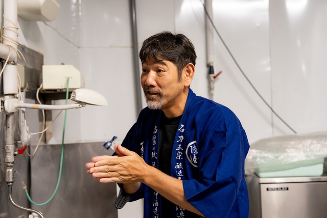 「手がツルツルや」と驚く下柳さん