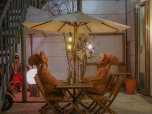 双子の姉といつも通じ合っていた私は、人間関係の築き方がわからない