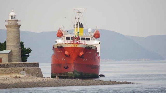 韓国籍オイルタンカーが乗り揚げ　瀬戸内海・男木島沖　香川