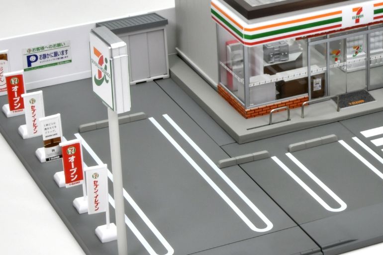 再現度がすごい！ 【トミカラマ ヴィンテージ】セブン-イレブン店舗が