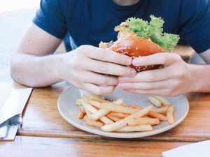100円のハンバーガー専門の私が「高くても欲しい」指輪に出会った