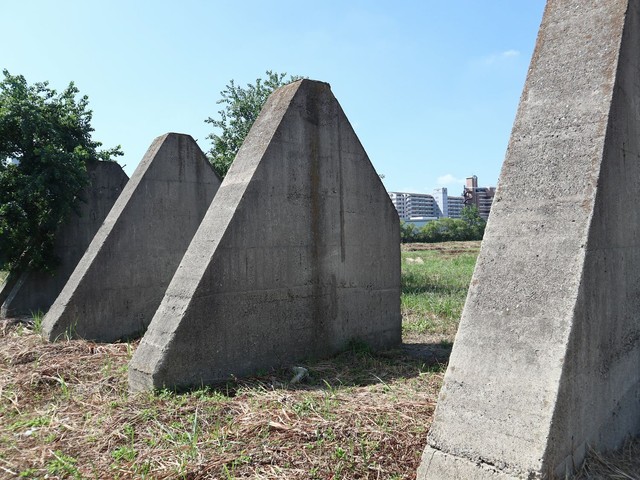 格納庫跡のコンクリート構造物