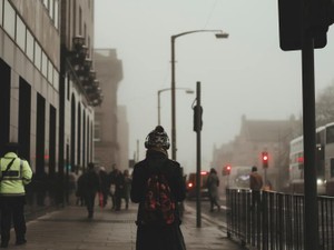 女性がみんなの弁当箱を洗うことが「当たり前」だった職場で