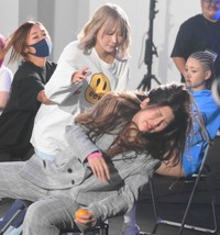 BreakingDown6オーディションで他の参加者から頭をたたかれる坂口杏里