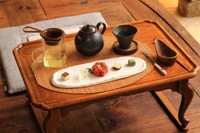 ラズベリーの花薬菓お茶菓子セット 8000 ウォンと、細雀（緑茶）10000ウォン。