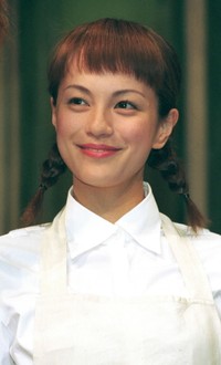 牧瀬里穂＝2003年撮影